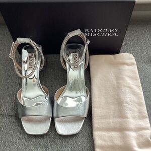 Badgley Mischka Collection Infinity II Sandal (Women), size 7M